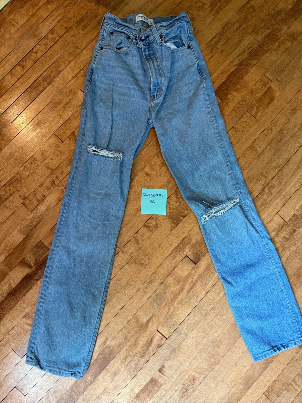 Abercrombie & Fitch Light Blue Ultra High Rise- The 90s Straight